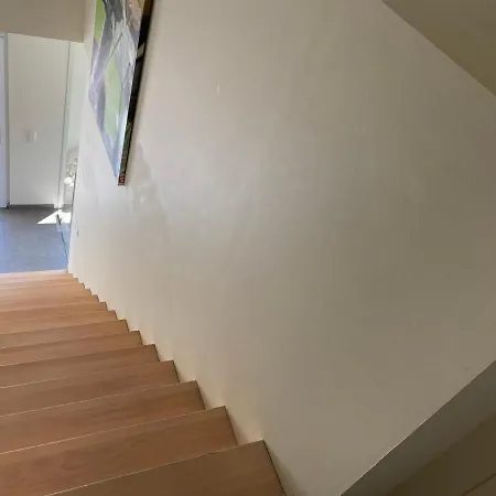 Met 3 Slaapkamers 3badkamers Zwembad Afrit E17 *
