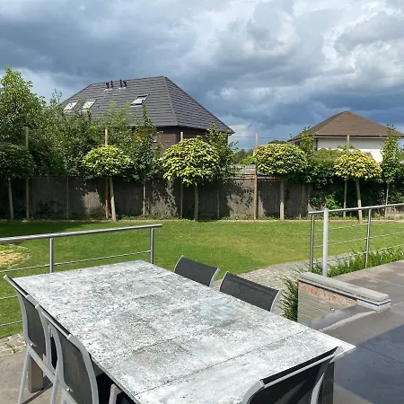 Met 3 Slaapkamers 3badkamers Zwembad Afrit E17 Waregem